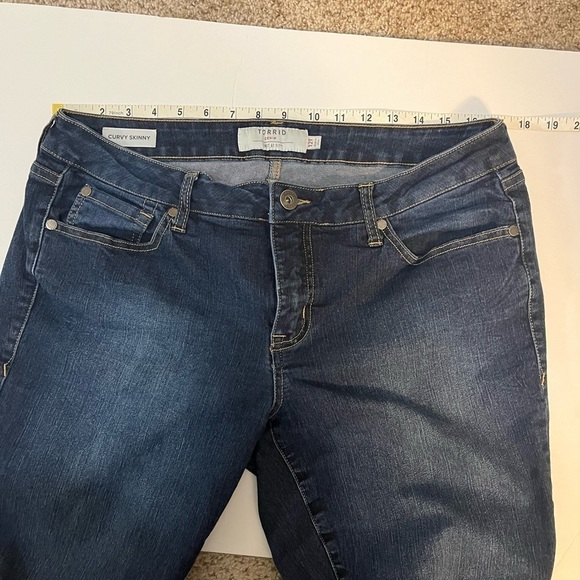 TORRID Tall Curvy Cuffed Skinny Blue Jeans Women's 12T Classic 5 pocket Denim - Picture 4 of 11